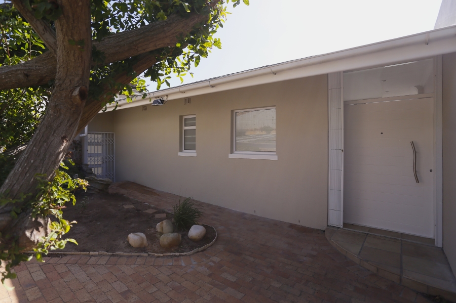 To Let 3 Bedroom Property for Rent in Fish Hoek Western Cape